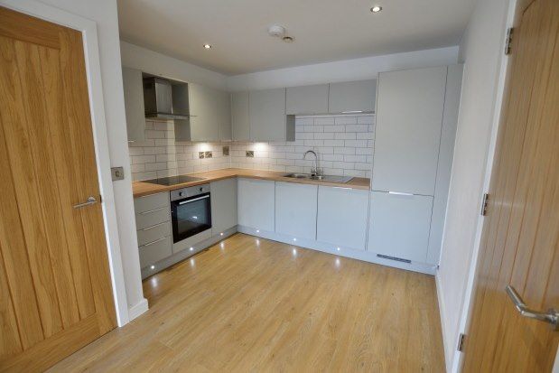 Flat to rent in Parkview, Sheffield