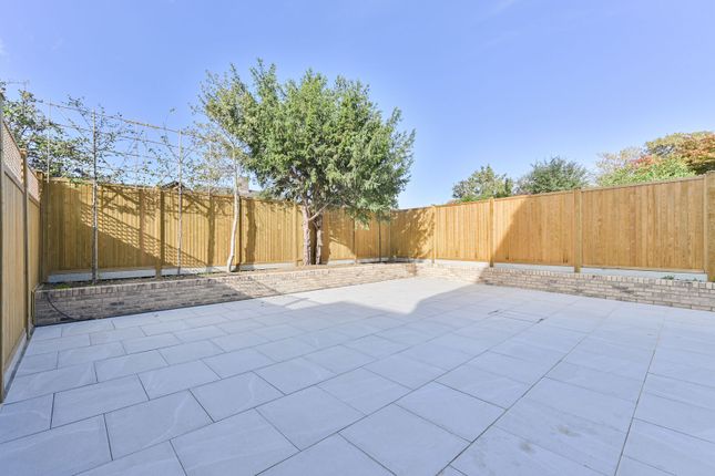 Haynt Walk, SW20, Raynes Park photo 4