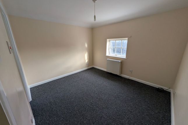 6-8 Market Place, Saxmundham photo 4