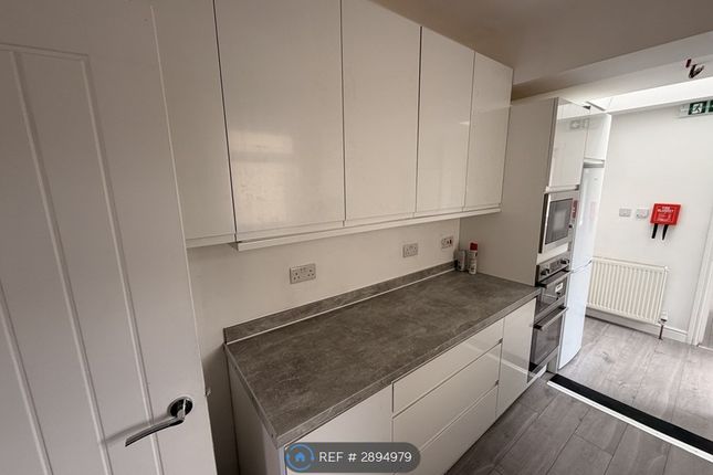 Kings Road, Slough photo 3