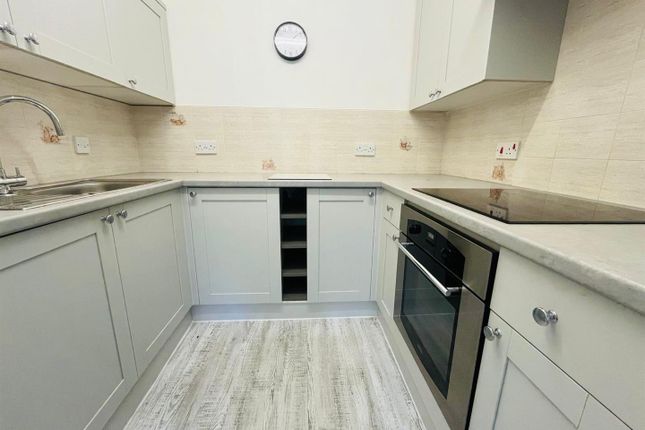 9, Lowry Court, Hyde photo 4