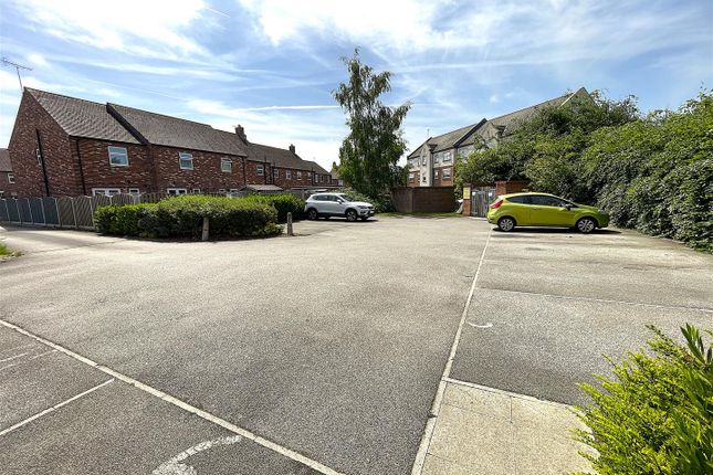 Flat 9, Lilac Lodge, Larch Road, Selby photo 2