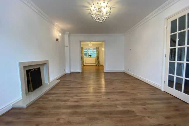 14, Cumberland Drive, Altrincham photo 3