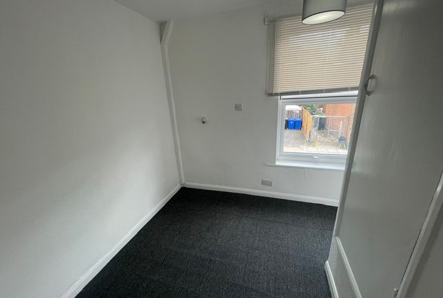 2, Sirdar Road, Ipswich photo 4
