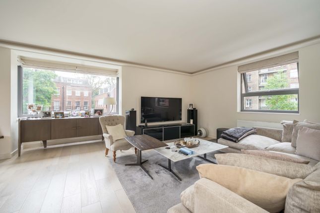 Flat 2, Serlby Court, 29, Somerset Square, London photo 2