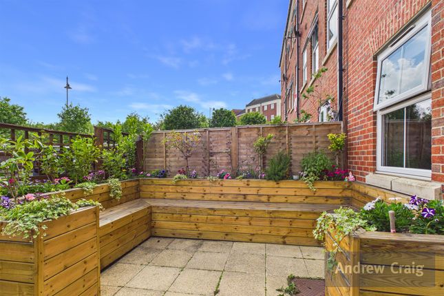27 Brass Thill Way, South Shields photo 4