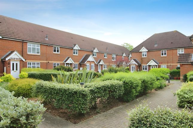 Flat to rent in Barretts Road, Dunton Green, Sevenoaks