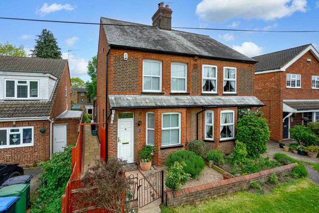 Thumbnail Semi-detached house for sale in Leverstock Green Road, Leverstock Green