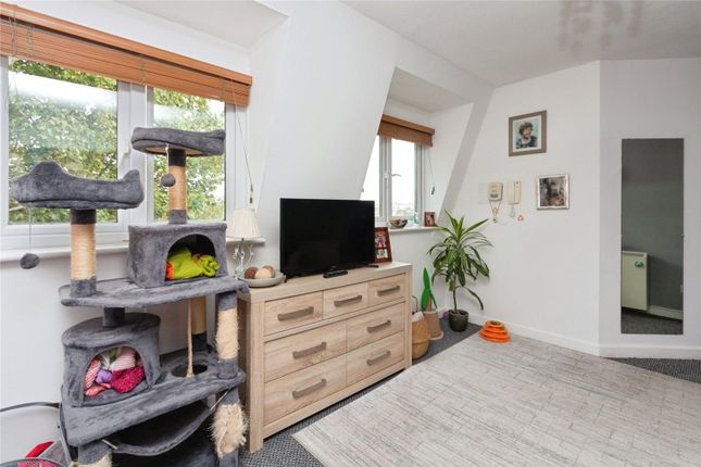 31, Westdeane Court, Hampshire photo 5