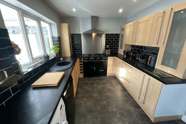 3, Brecknell Rise, Kidderminster photo 4