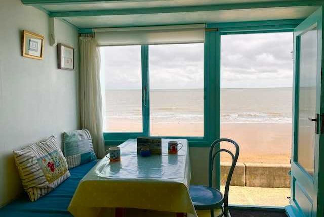 514A, Eastcliff, Walton on the Naze photo 3