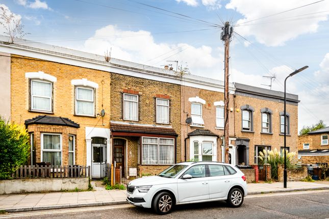 Thumbnail Detached house for sale in Glyn Road, London