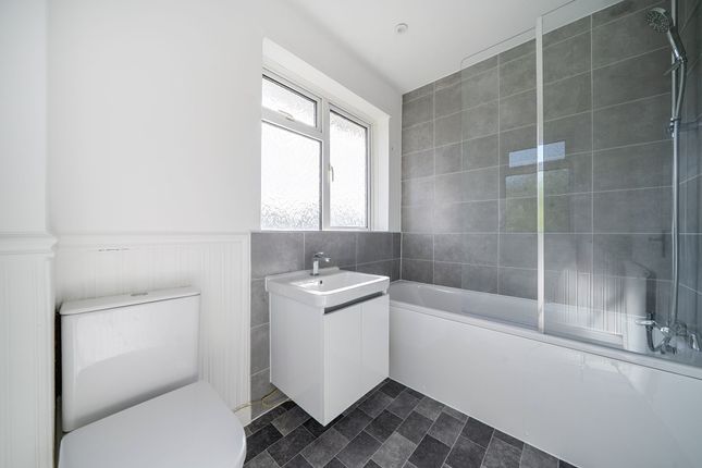30 Harvester Road, Epsom photo 3