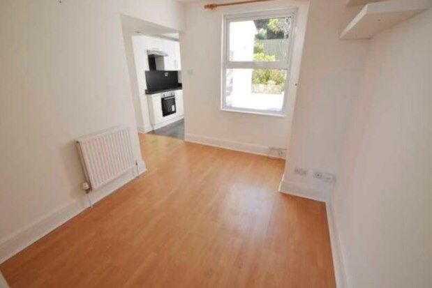 Flat to rent in Riverview, Falmouth
