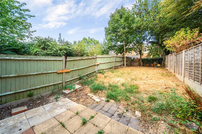 3, Hallington Close, Surrey photo 4