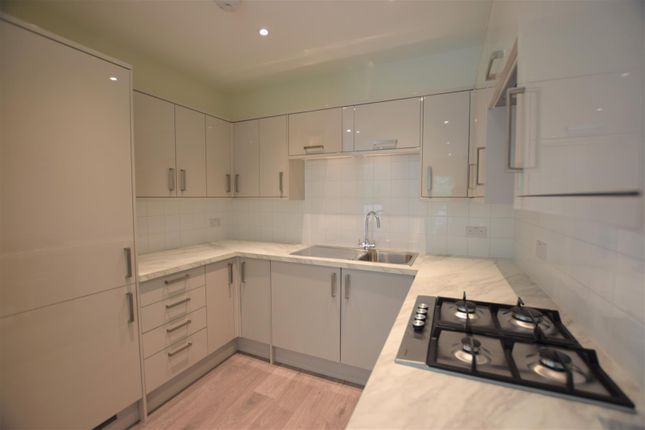 2 Progress Mews, The Avenue, Surbiton photo 3