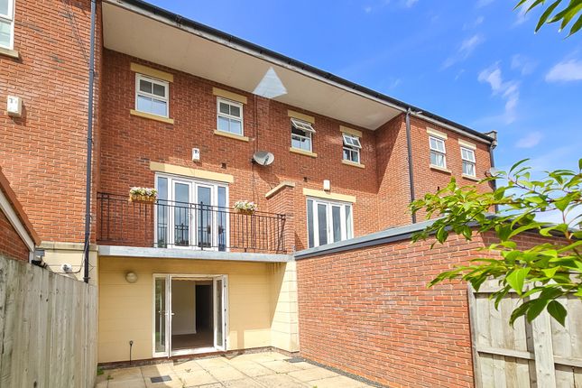 33 Hutton Gate, Harrogate photo 4