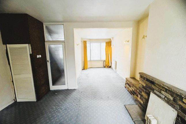 28, Stanley Road, Hounslow photo 4