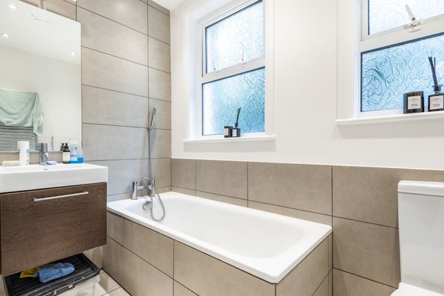 97B, Gartmoor Gardens, London photo 3