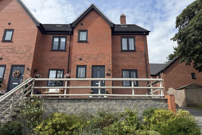 3-bed house on 3, Banks Close, Bullbridge, £270,000