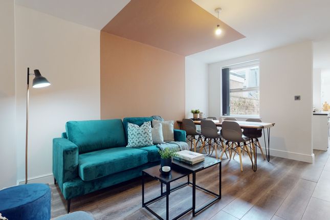 A Spacious And Stylish Modern Living Room Perfect ...