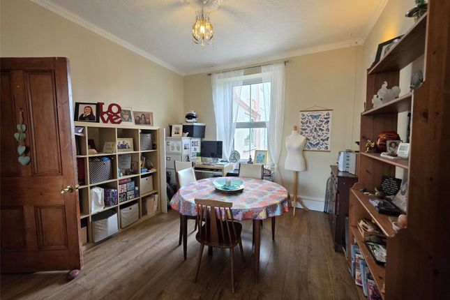 8, Woodbine Terrace, Pembrokeshire photo 3