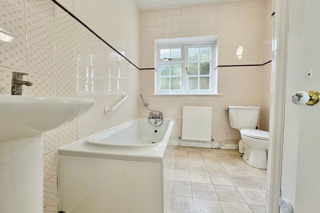 91, Westover Road, Hampshire photo 5