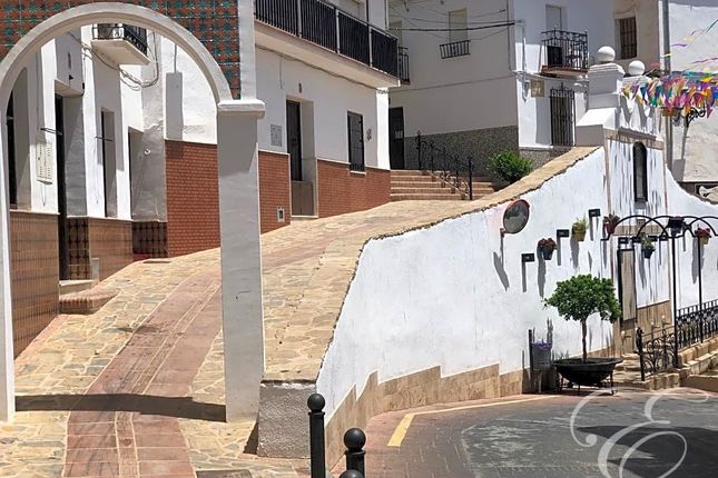 Town house for sale in Periana, Axarquia, Andalusia, Spain