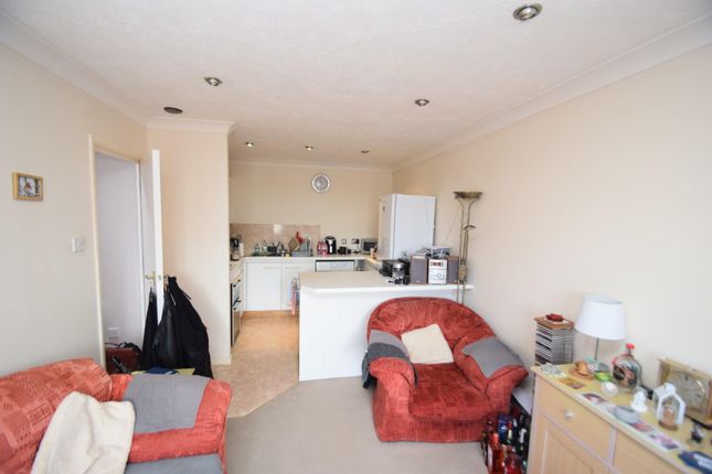Flat for sale in Snowdon Close, Eastbourne