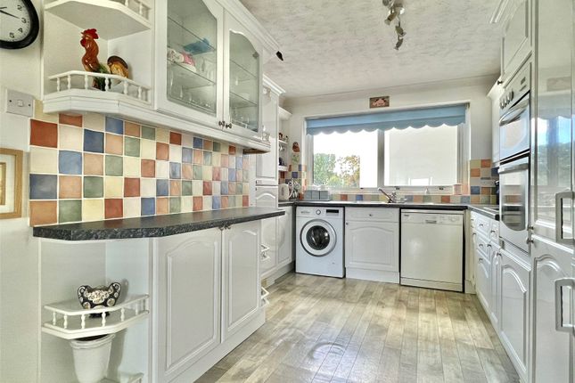 Flat for sale in Park Lane, Milford On Sea, Lymington, Hampshire