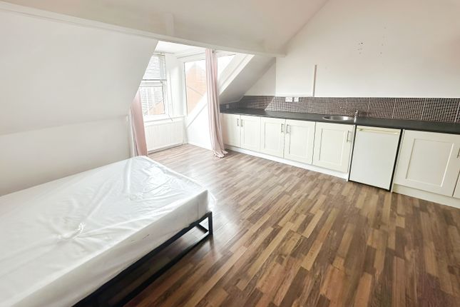 Room 6, 33, Everton Road, Somerset photo 4