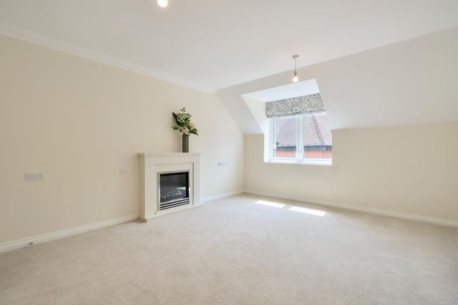 36 YEATS LODGE, Thame, Thame photo 3