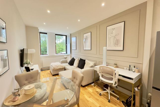 Flat 24, Oak House, Harvest Crescent, Fleet photo 3