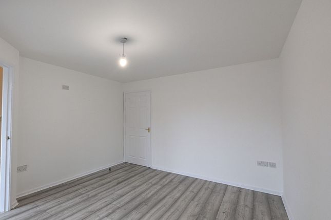 3-bed house on 9 Broadacre, Gateshead, £950/mo