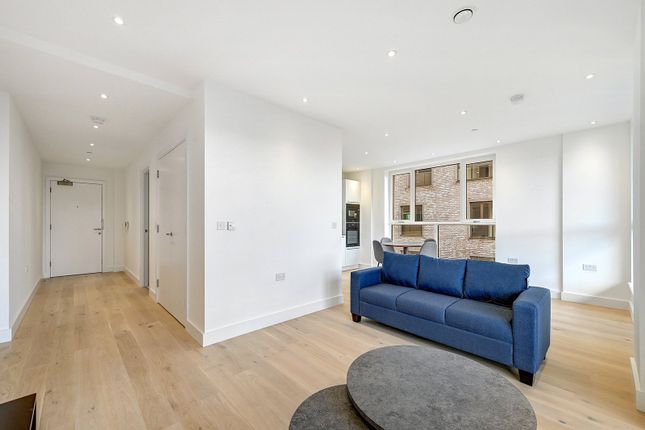 Thumbnail Flat to rent in Escapade Place, Blackwall Reach