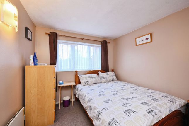 153, Maltby Drive, Enfield photo 5