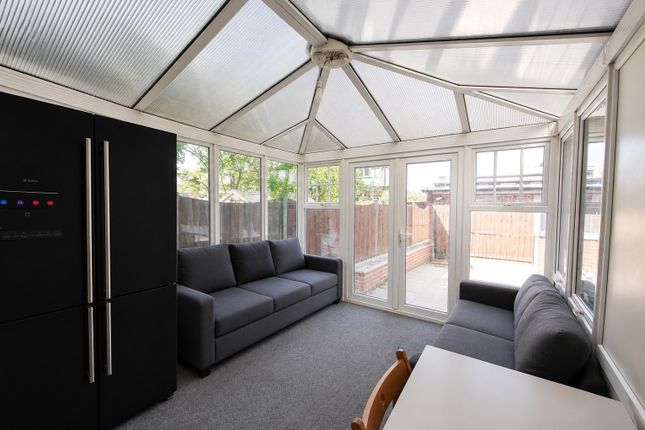 1B Churchill Road, London, Greater London photo 5
