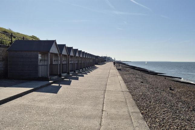East Cliff Beach Huts, Beacon Hill, Herne Bay photo 3