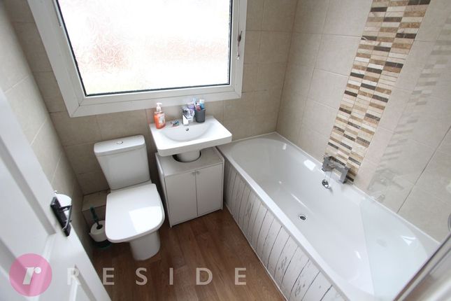 13, Laurels Drive, Littleborough photo 3