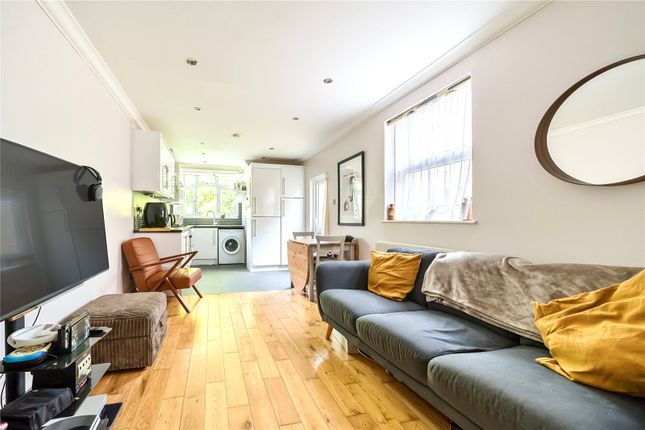 Flat for sale in Marquis Road, Wood Green, London