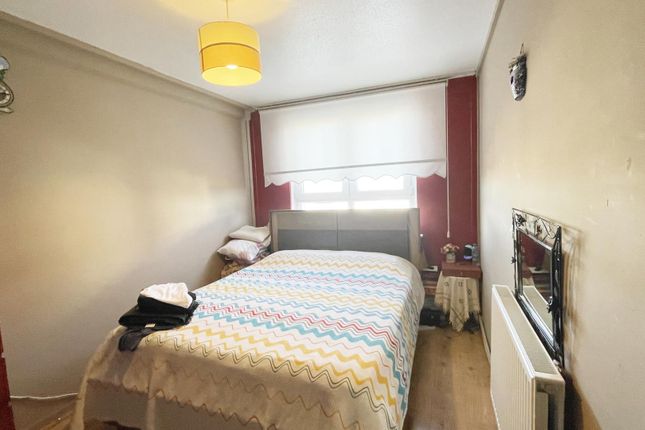 Flat to rent in Hensley Point, Homerton