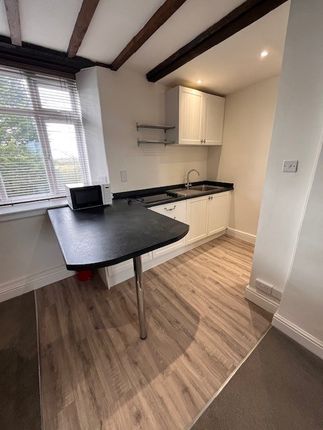 Flat to rent in Stratford Road, Solihull