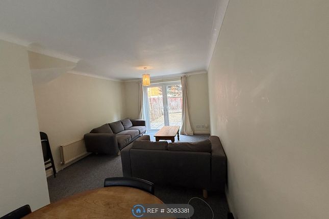 Berkeley Close, Southampton photo 3