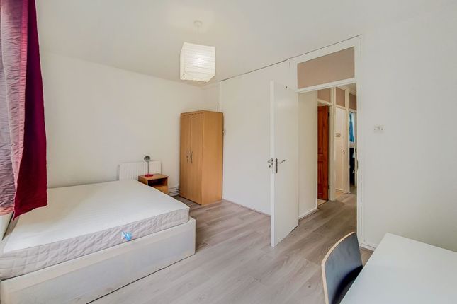Thumbnail Flat to rent in Clarence Gardens, Regent's Park