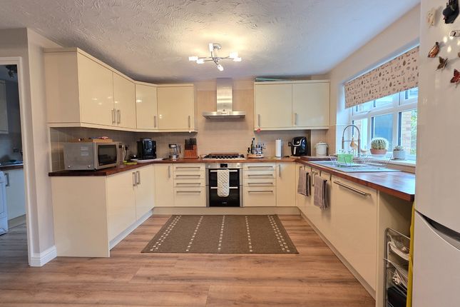 1, Millholme Close, Southam photo 4