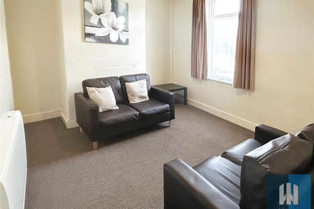 4, Malvern Road, Huddersfield photo 3