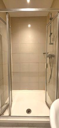 13A, North Parade, Edgware photo 4