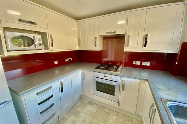 24, Sandpiper Drive, Stockport photo 3