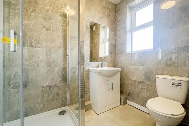 Ballards Lane, Flat A, 124, Ballards Lane, London photo 4