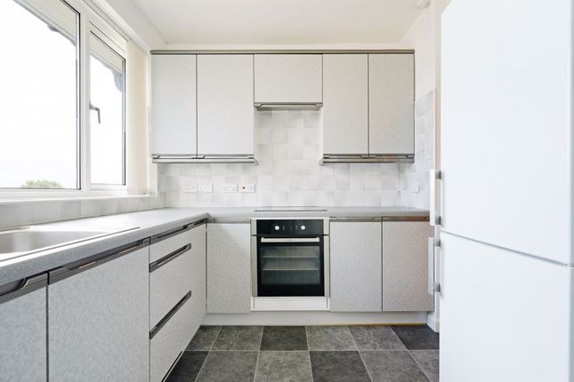 22 Rushleigh Court, Dore Road, Sheffield photo 3